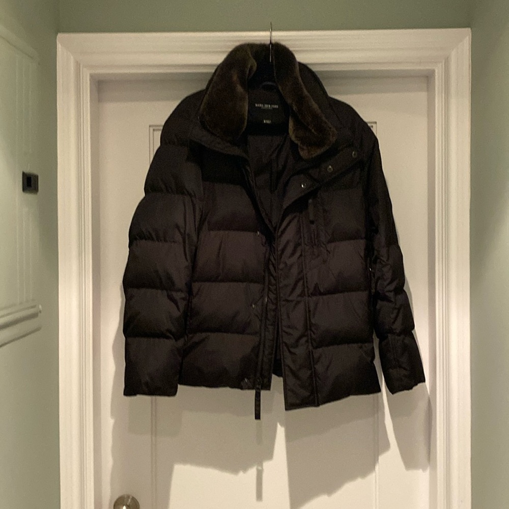 Black Y2K puffer with detachable faux fur collar lining